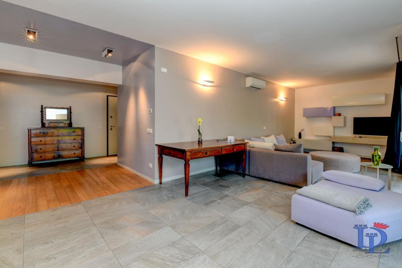 Desenzanoloft Official Partner Marriott Homes & Villas - Oscar Luxury Suite Дезенцано-дель-Гарда Экстерьер фото