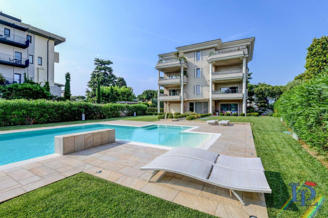 Desenzanoloft Official Partner Marriott Homes & Villas - Oscar Luxury Suite Дезенцано-дель-Гарда Экстерьер фото